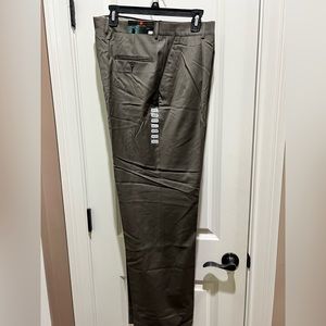 NWT Member’s Mark Men’s Dress Pants, Army Green, 100% Wool, Size 36x32
